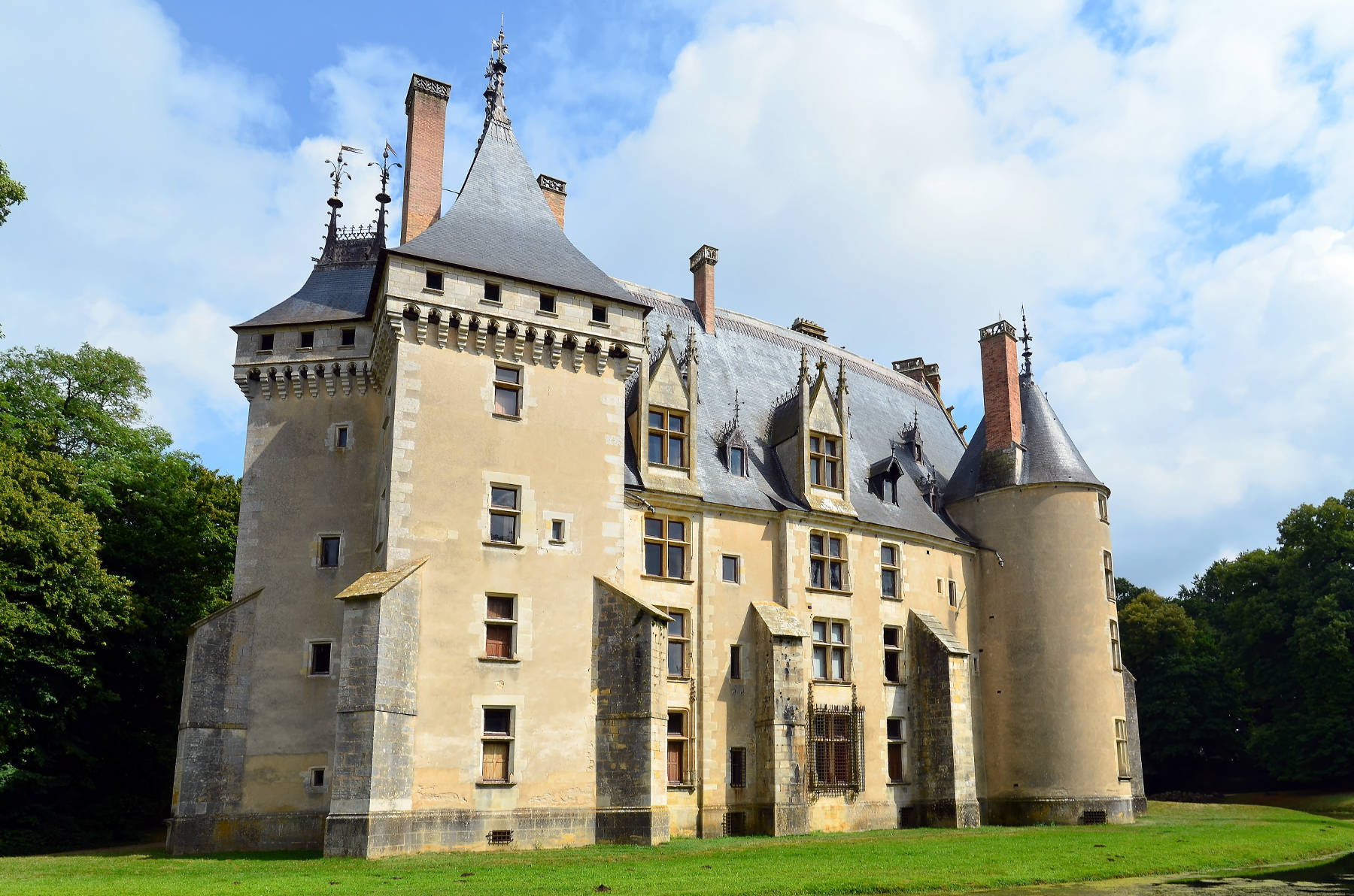 chateau de Meillant, ouvert au public visite voir le site